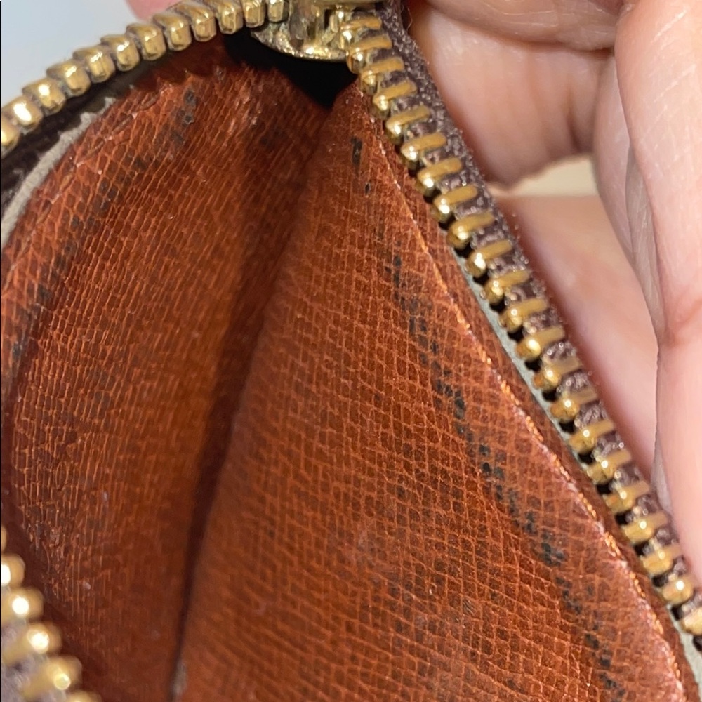 Louis Vuitton Monogram Key Pouch - Picture 14 of 16